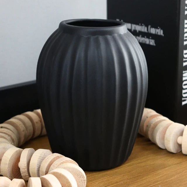 Vaso Canelado em Cerâmica
