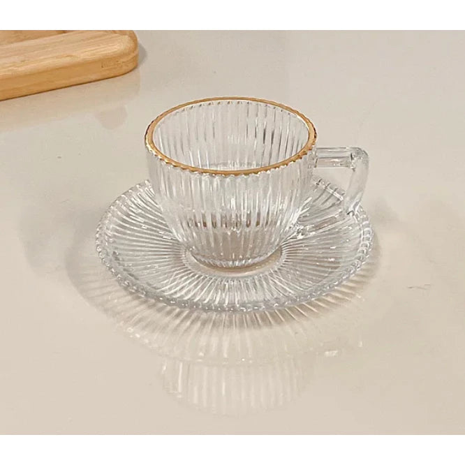 Jogo de Xícaras com Pires Borda Dourada